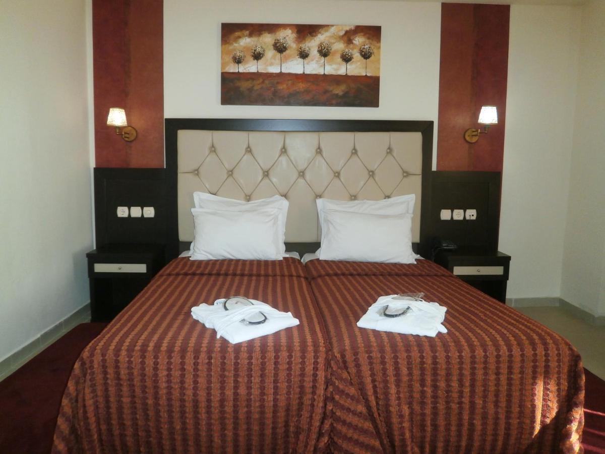 4 Epoxes Hotel Spa Káto Loutrákion Værelse billede