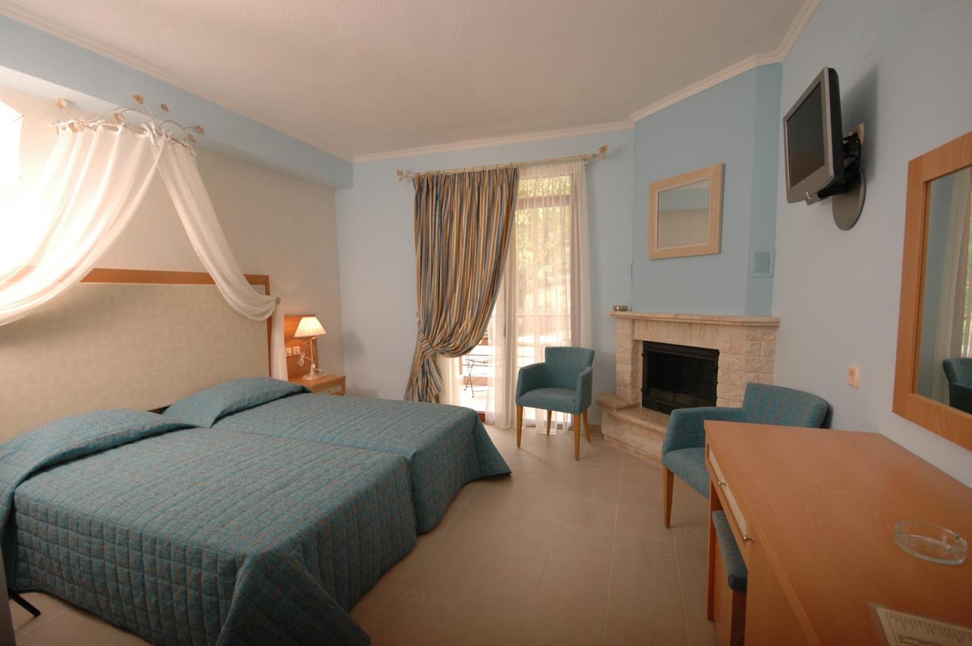 4 Epoxes Hotel Spa Káto Loutrákion Værelse billede